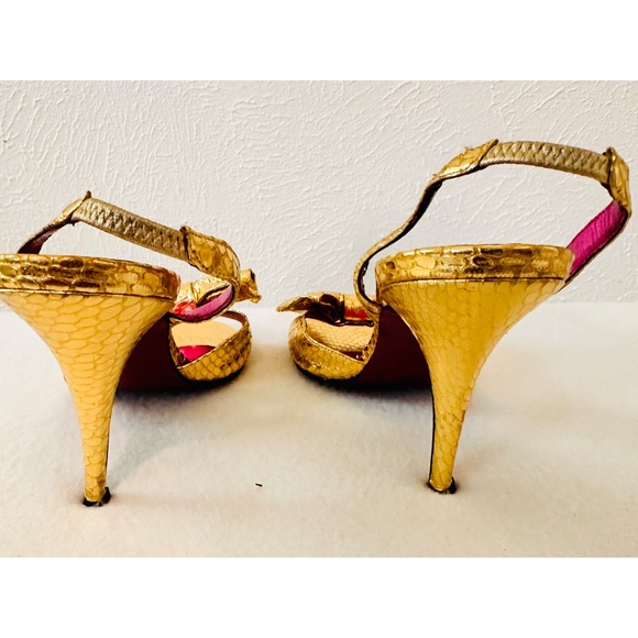 Betsey Johnson Gold Foiled Bow Accent Open Toed Slingback Heel, 9m - Picture 5 of 8
